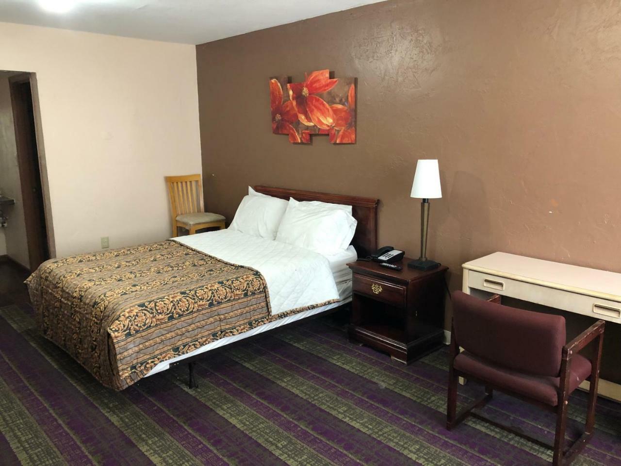 Town Motel Oshkosh Exterior photo